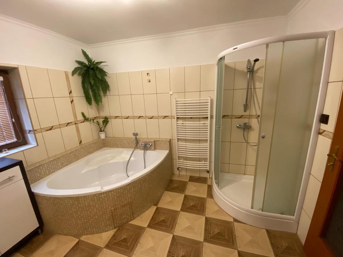 Privat U Zdenky Hotel Tvrdosin Luaran gambar
